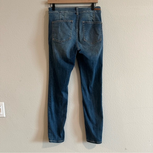 Pilcro Classic Blue Women's Jeans - Picture 2 of 9